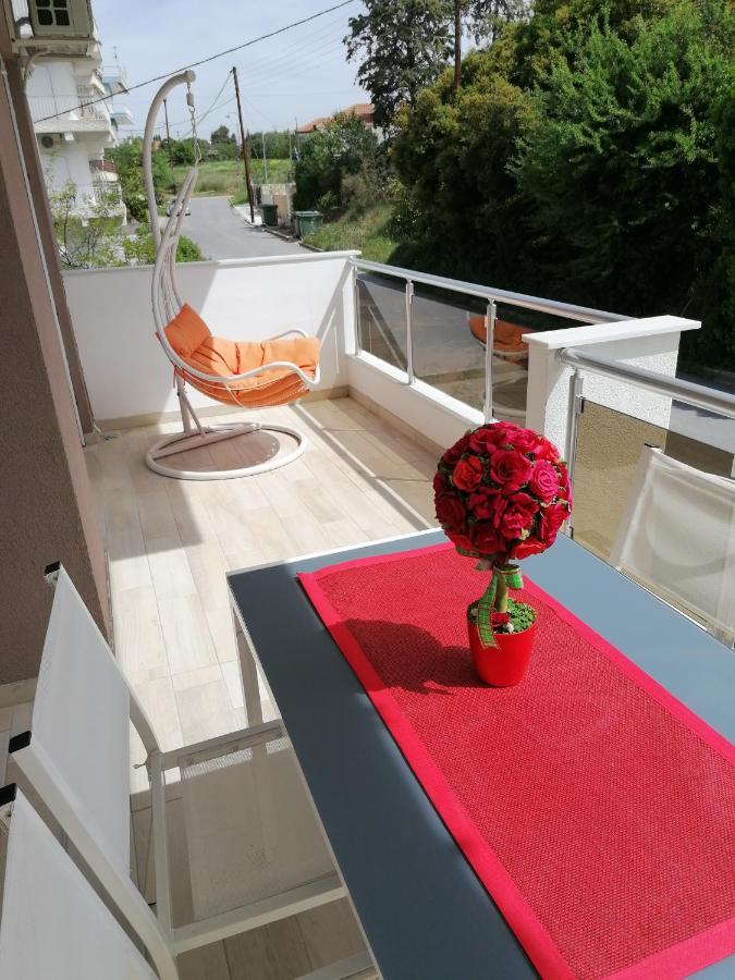 Crystal Blue Apartments Nea Kallikrateia Exterior photo